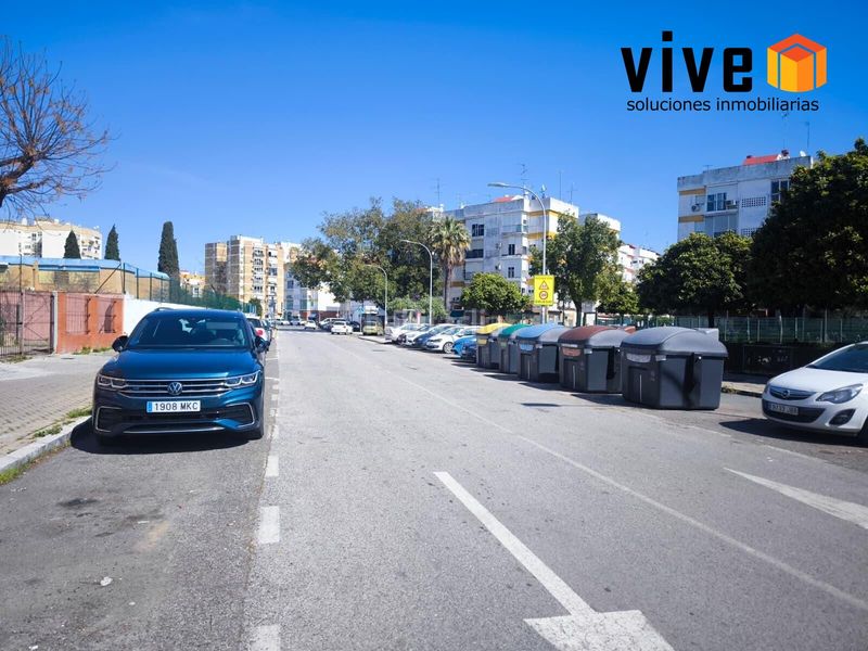 Foto 7821db95-8371-420b-86f7-cc7740498244. Pis a Cruz Roja Sevilla