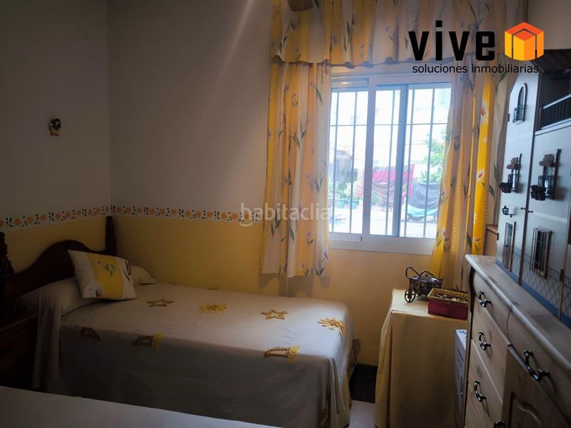 Foto b05e6553-94fd-467e-8e1a-9da0c0a3870d. Pis a Cruz Roja Sevilla