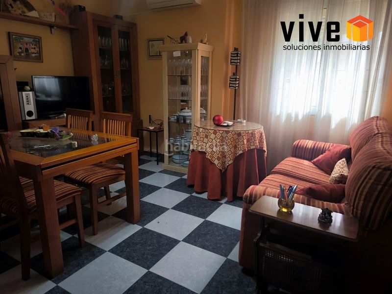 Foto fd824e67-b492-4ff1-8ff2-4f42661aa97b. Pis a Cruz Roja Sevilla