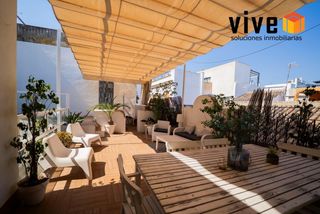 Haus in San Vicente. Exclusiva casa de diseño con piscina privada en el centro histór