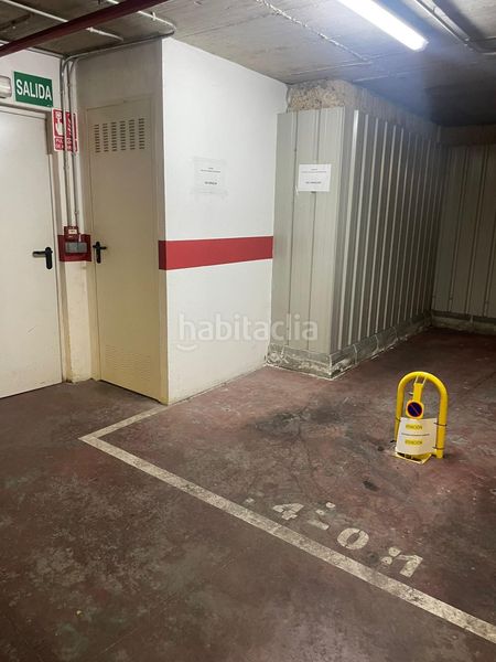 Foto 24827eb9-1e7f-4c1a-bdaa-2b7ca87c96ac. Aparcament cotxe a San Vicente Sevilla