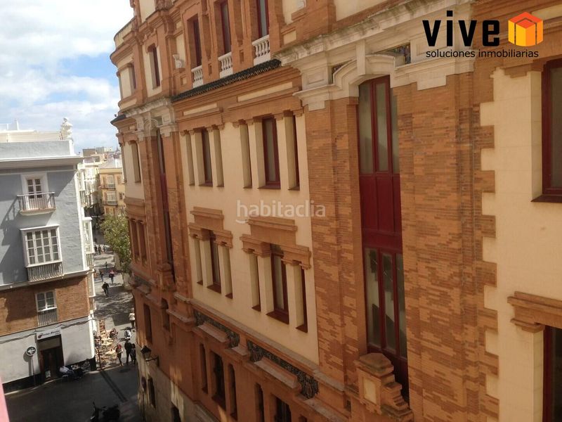 Foto 3b02438b-9646-42c3-acd5-0d48557e3557. Pis amb aparcament a Centro Histórico Cádiz