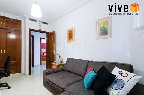 Foto ca588092-500e-4c0e-9d7f-e75183024174. Pis amb aparcament a Centro Histórico Cádiz