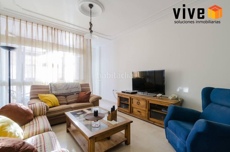 Foto d6cbdb51-965f-408b-8721-2c3228490774. Pis amb aparcament a Centro Histórico Cádiz