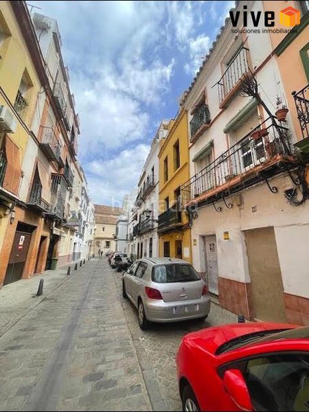 Foto cff11ff4-32a1-4a10-97d8-944867ff8919. Edificio in Feria Sevilla