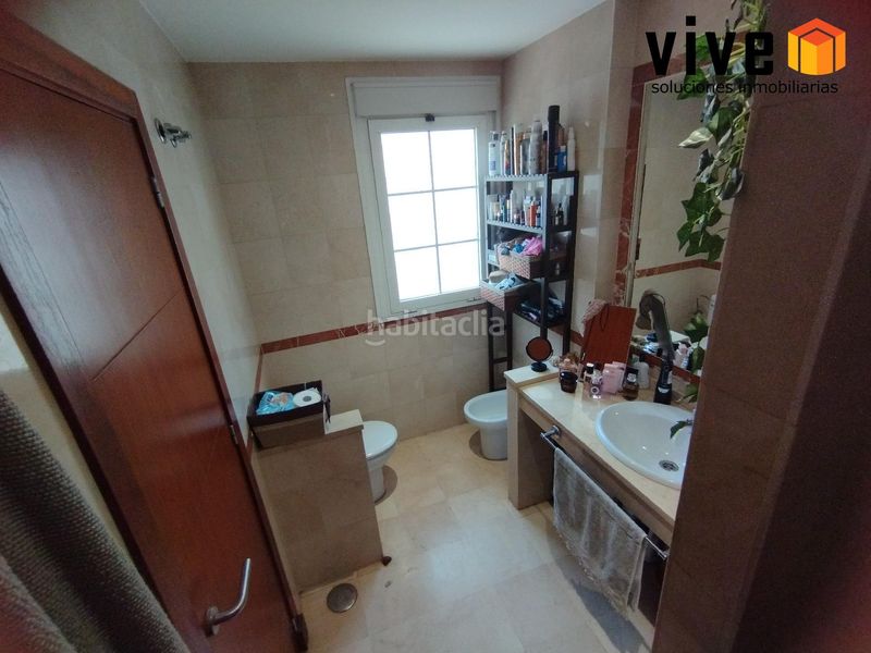Foto f78986f9-ae2f-4fe6-972b-d4c8647820e1. Casa adossada amb calefacció aparcament a Olivar de Quintos Montequinto