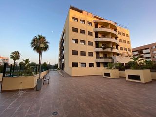 Lloguer Pis a Casco Antiguo. Estupendo piso en calle campo alegre  junto a la zona de los bom