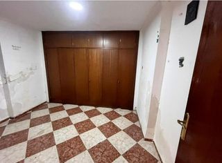 Pis  Calle ricardo palma. Vivienda para reformar en la plata