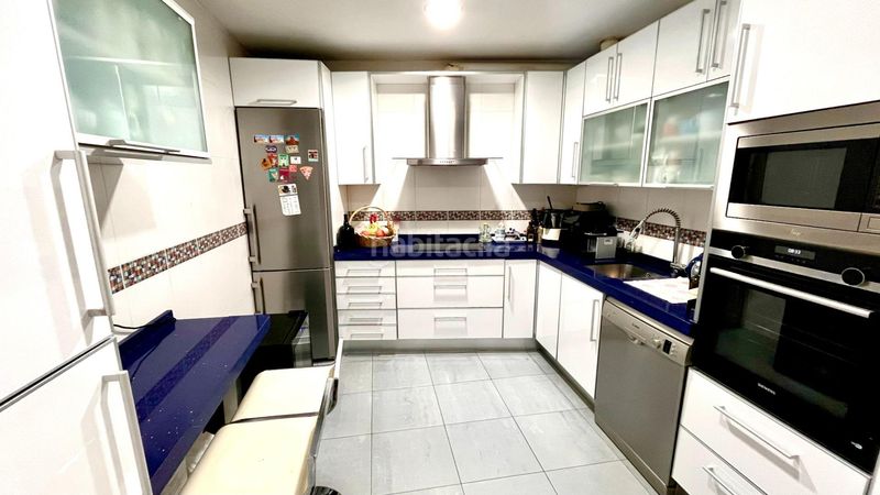 Foto f3d8ddeb-7fc8-4820-97d6-9f1bd6bccc8a. Edificio in San Gil Sevilla
