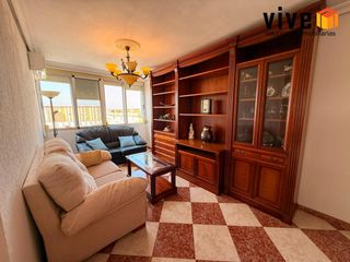 Location Appartement  Calle puerto del escudo. Luminoso piso de 3 dormitorios a 2 min del metro de amate