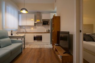 Rent Flat  Calle rodrigo vivas miras. Piso de 1 habitaciones en almeria 40 m2