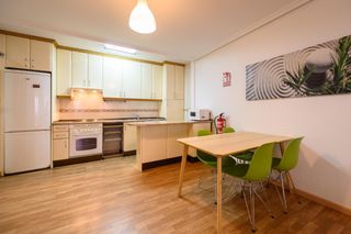 Rent Flat in Abandoibarra - Guggenheim. Piso de 1 habitaciones en bilbao 55 m2