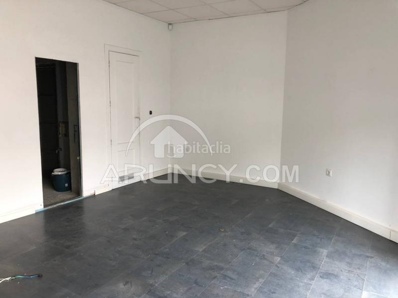 Foto f42cd01c-1db7-46c7-bf0a-78508fd26a1e. Alquiler local comercial  en venta en Utrera