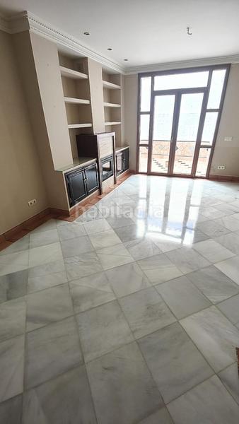 Foto f0de8a6f-2c69-405a-af8c-d07150903362. Chalet casa o chalet independiente en venta en pleno Centro en Utrera