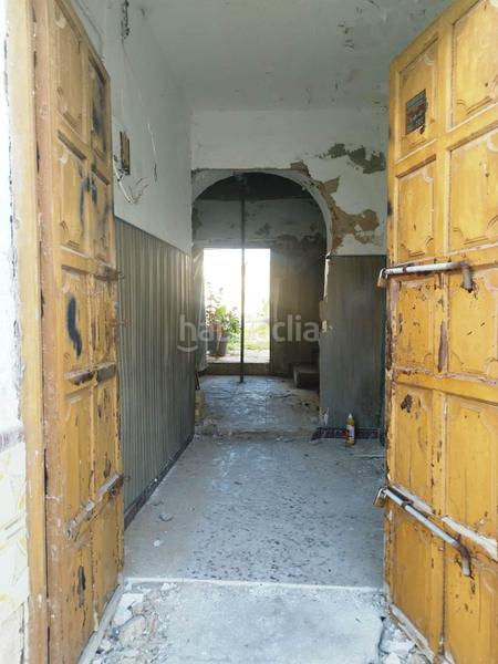 Foto 9fa30faf-8039-4fcb-bc02-b899c7bdb95b. Casa oportunidad única! casa para derribar con solar en venta en Utrera