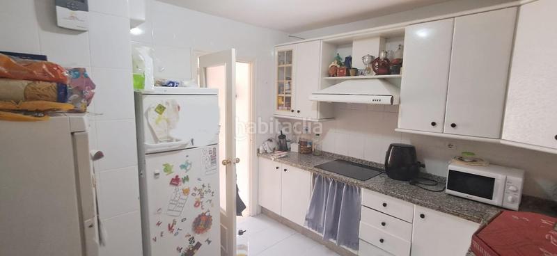 Foto dcc8da48-7014-449d-8f87-2e6e2c13b292. Reihenhaus mit parking pool in Salesianos Utrera