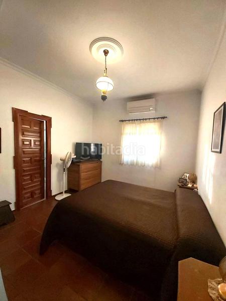 Foto 29161d92-8024-4f99-bd82-70496d757ddf. Chalet en exclusiva chalet urbano en zona residencial dos casas en una con impresionante piscina privada! en Utrera