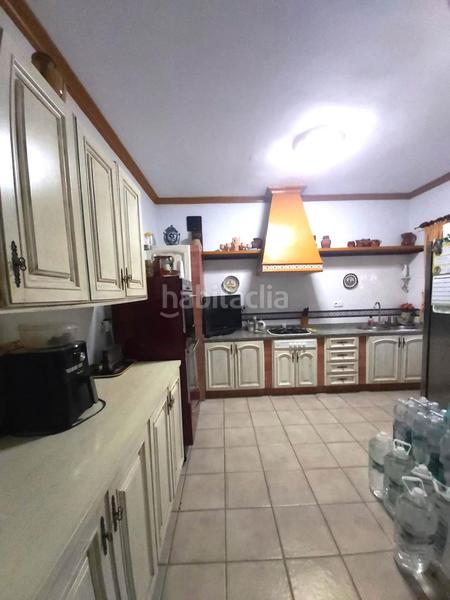 Foto 85f731d4-856f-40b2-a351-a2d6b8ebd156. Chalet en exclusiva chalet urbano en zona residencial dos casas en una con impresionante piscina privada! en Utrera