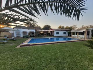 Chalet à Pedanías Norte. En exclusiva chalet urbano en zona residencial  dos casas en una