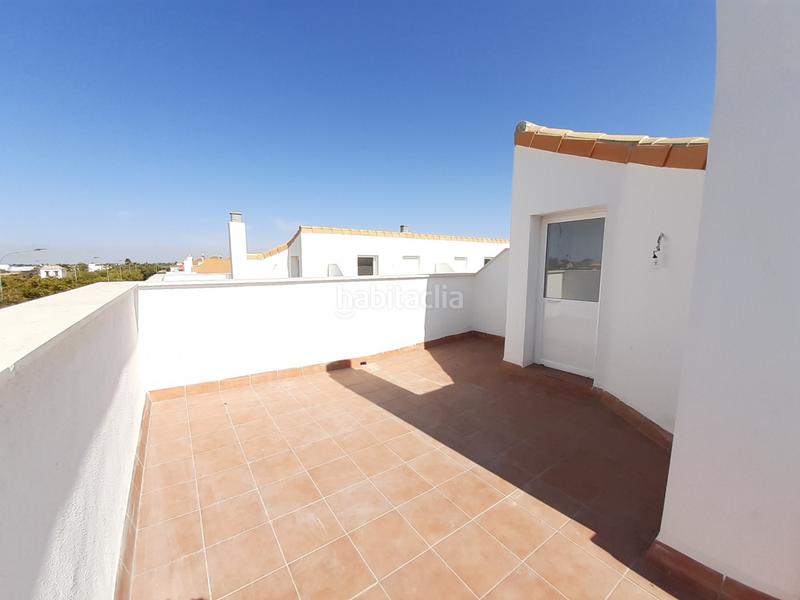 Foto cbeedb59-d95b-4492-99e0-ed2db51c9244. Lloguer casa amb calefacció aparcament piscina a Utrera