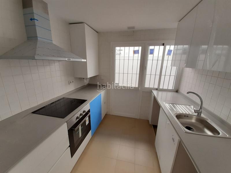 Foto 1df6d8c1-bd6a-4cb6-a9e1-53c8ebc10fb5. Rent house with heating parking pool in Consolación Utrera