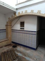 House in Centro. Oportunidad única en el corazón de utrera!