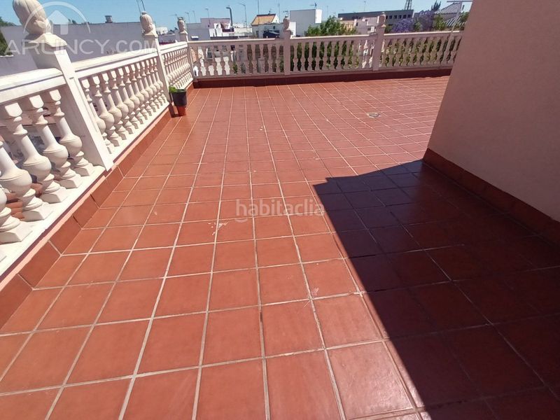 Foto 4a2b5276-00a6-4140-9ea6-68d6a8236106. Casa amb aparcament a Las Torres - Constelaciones Utrera