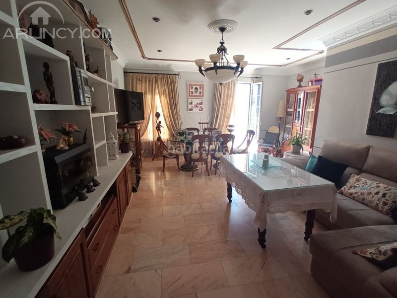 Foto c8854d3e-fa03-409c-9f12-ebaa15934b24. Casa amb aparcament a Las Torres - Constelaciones Utrera