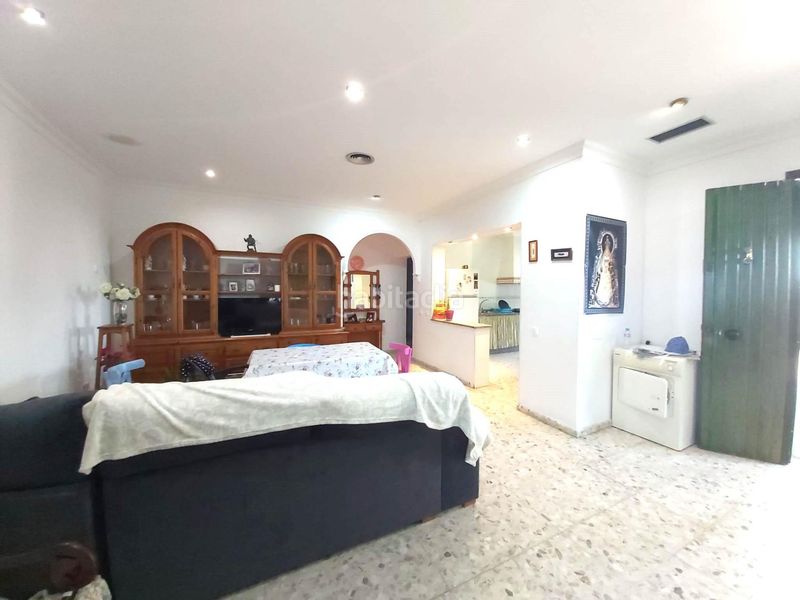 Foto b295608c-e3b8-43f7-8952-2217002b9def. Casa amb aparcament a Pedanías Norte Utrera