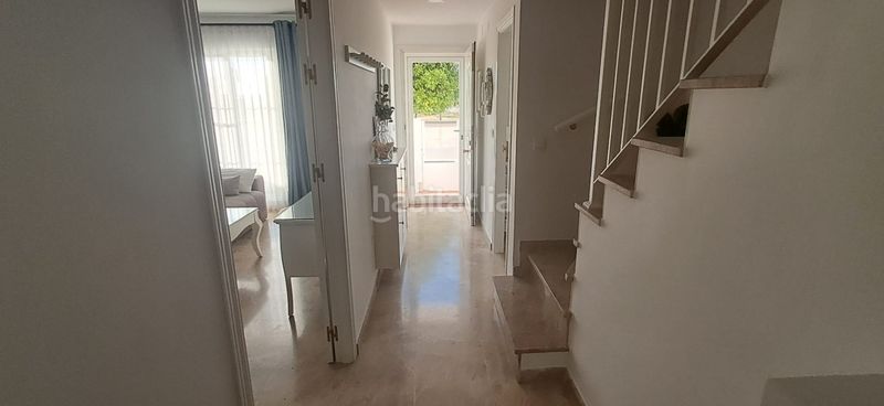 Foto f662ab6c-649a-493e-9b29-f544ea4fb9e3. Casa adossada amb aparcament a Consolación Utrera
