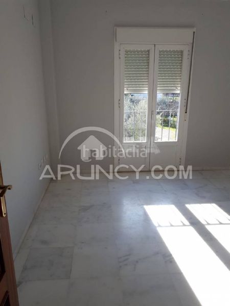 Foto 1305a6f4-a5c5-4826-856d-ae614a56c28e. Casa amb aparcament a Las Torres - Constelaciones Utrera