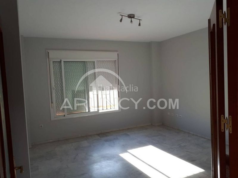 Foto cad05b2b-f662-408f-a876-0e3f7ccba1e8. Casa amb aparcament a Las Torres - Constelaciones Utrera