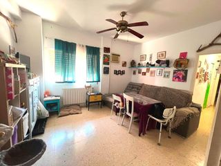 Flat in Salesianos. Gran oportunidad! piso de 3 habitaciones a un precio excepcional