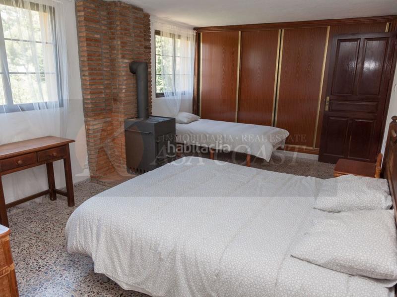 Foto 0ed01202-1b5d-4938-a3c0-ae8a50f069da. Chalet villa en venta en zona carretera , costa. en Mijas