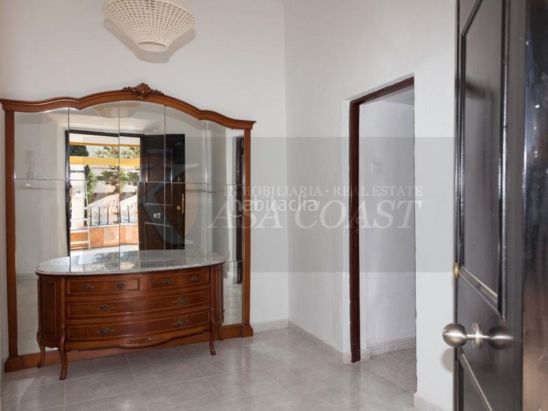 Foto 8be3e0e5-5c20-4f7f-8fbc-a640bc719a0a. Chalet villa en venta en zona carretera , costa. en Mijas