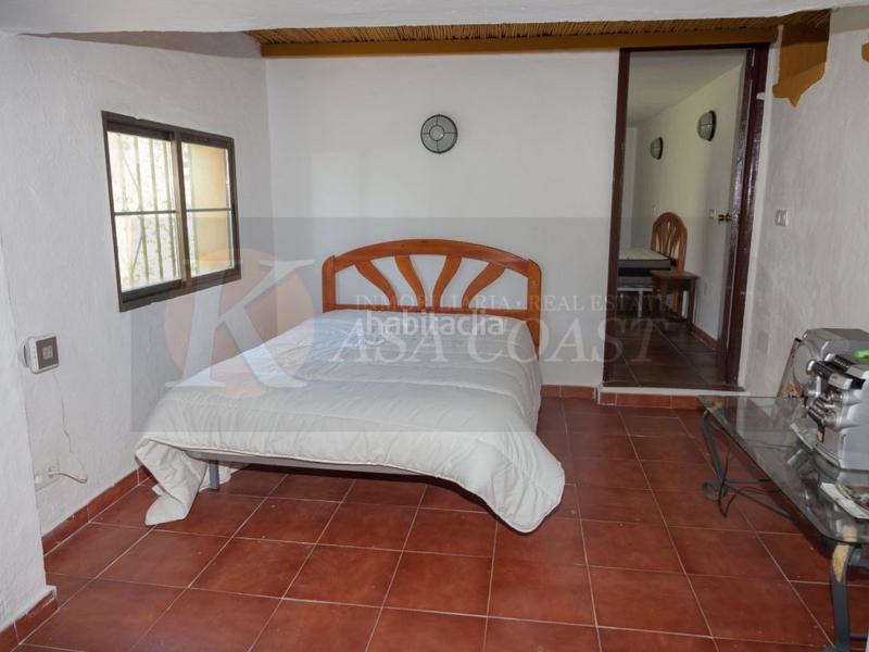 Foto a11a6f08-d354-4380-b063-37c23349787d. Chalet villa en venta en zona carretera , costa. en Mijas