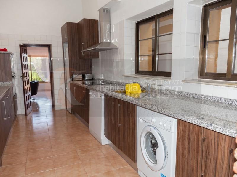 Foto c1ff4c60-9217-430a-908a-1ecff2e77aa9. Chalet villa en venta en zona carretera , costa. en Mijas