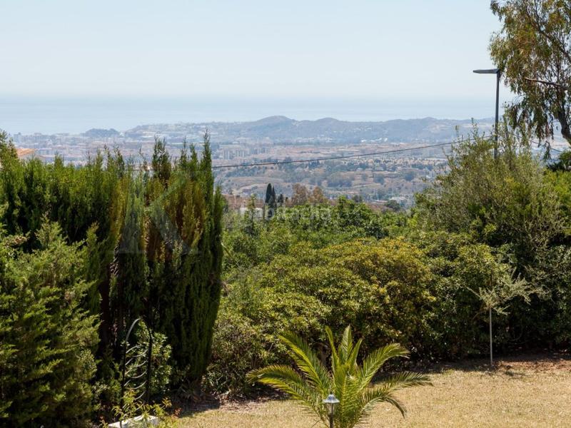 Foto d61ae3c7-ab4e-4756-bd14-d6d51cfbfd1b. Chalet villa en venta en zona carretera , costa. en Mijas