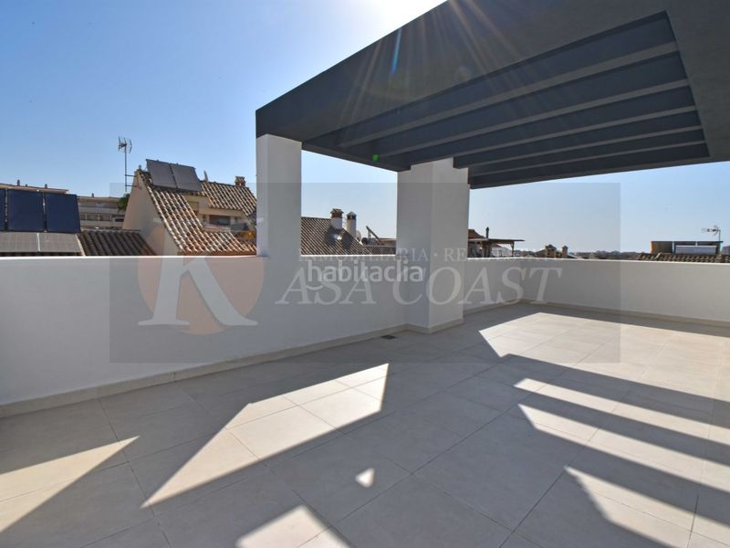 Foto 5b7ca390-3df4-4992-a407-36642eb24282. Casa adossada amb aparcament a Los Ríos Mijas