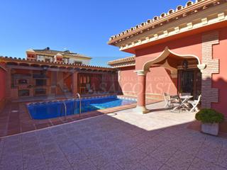 Chalet en Campo de Mijas. Casa independiente en venta en la zona de carretera de mijas.