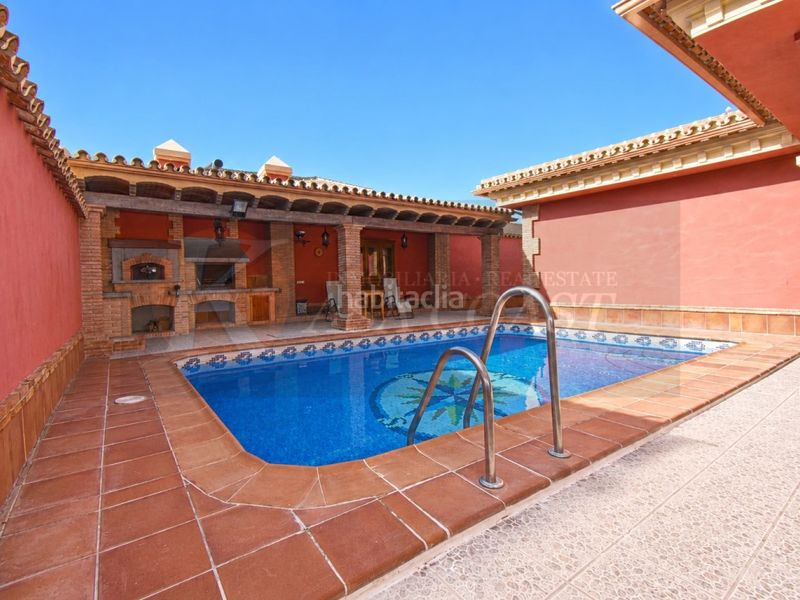 Foto 8c1fff2e-c637-452b-b61f-906d94aec051. Xalet amb aparcament piscina a campo de Mijas Mijas