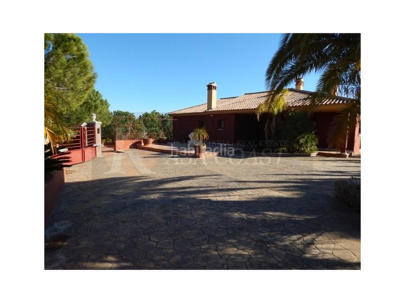 Foto 57f94fbd-bf5e-414d-b677-8de1e754fdd1. Chalet avec chauffage parking piscine dans Valtocado - La Alquería - La Atalaya Mijas