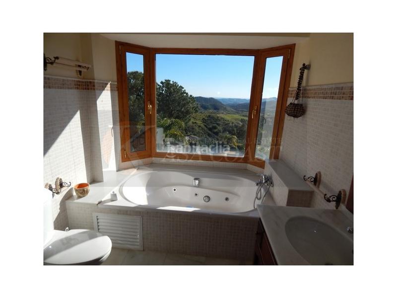 Foto b78a7db3-8430-43f4-b169-efd0f33c1a0c. Chalet avec chauffage parking piscine dans Valtocado - La Alquería - La Atalaya Mijas