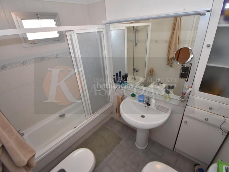 Foto e0616210-166e-4f61-b7e7-3c20808a6235. Piso  en venta en la zona miramar con garaje incluido. en Fuengirola