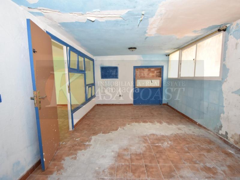 Foto fb24e3ab-20ed-45b0-b2dc-0c1169cf5171. Local comercial dos locales en conjunto en venta en zona céntrica . en Fuengirola