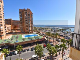 Pis a Puerto Deportivo. Oportunidad única piso en venta en primera línea de playa en el