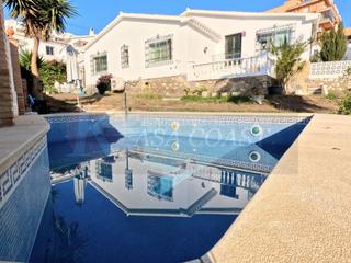 Casa en Castillo Sohail - Myramar. Chalet en venta en zona sohail, fuengirola.