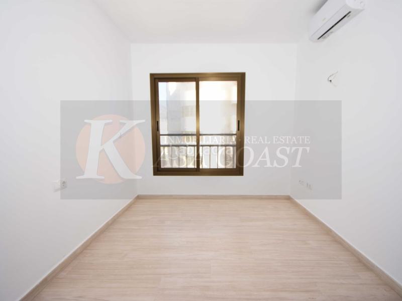 Foto 4c4d5927-7730-4293-bc47-d93ea2d82de1. Piso  recién reformado con comodidades excepcionales en 1 línea de Playa de los Boliches. en Fuengirola