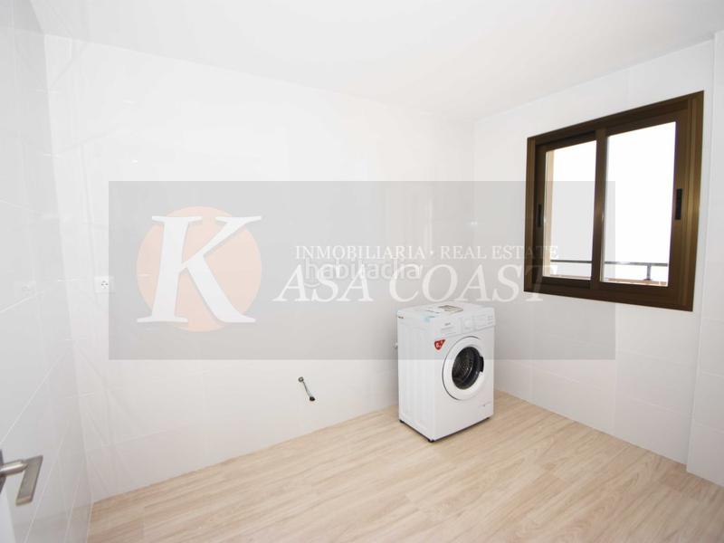 Foto 83a197dc-91d5-42fc-aab1-1c7a35bd96ae. Piso  recién reformado con comodidades excepcionales en 1 línea de Playa de los Boliches. en Fuengirola