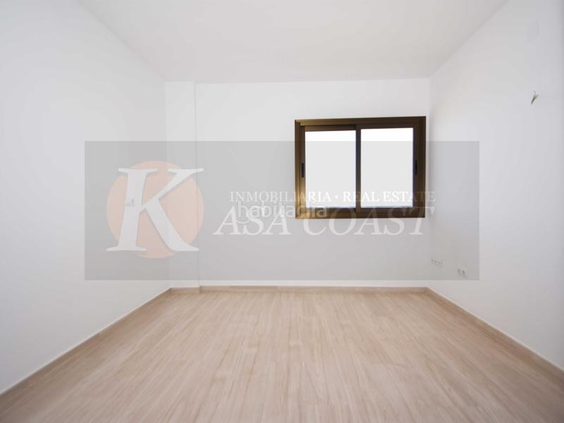 Foto af592a58-a917-419f-adb3-70e2d40cad00. Piso  recién reformado con comodidades excepcionales en 1 línea de Playa de los Boliches. en Fuengirola